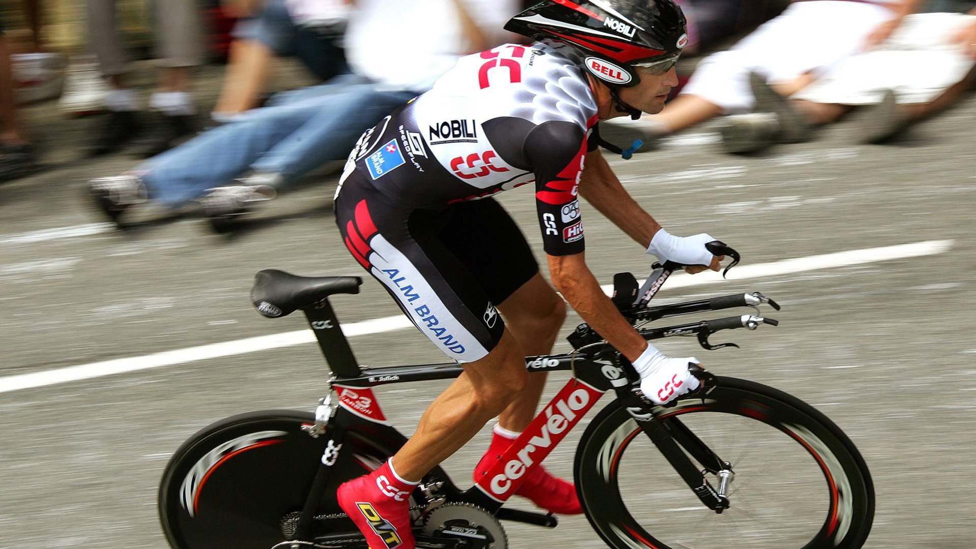 电竞选手职业形象日益多元化，电竞选手的发展